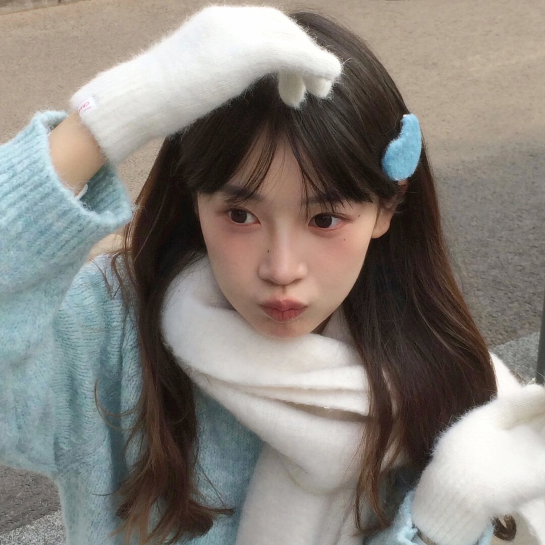 《某女星被曝整容失败 面部僵硬无法做表情》配图